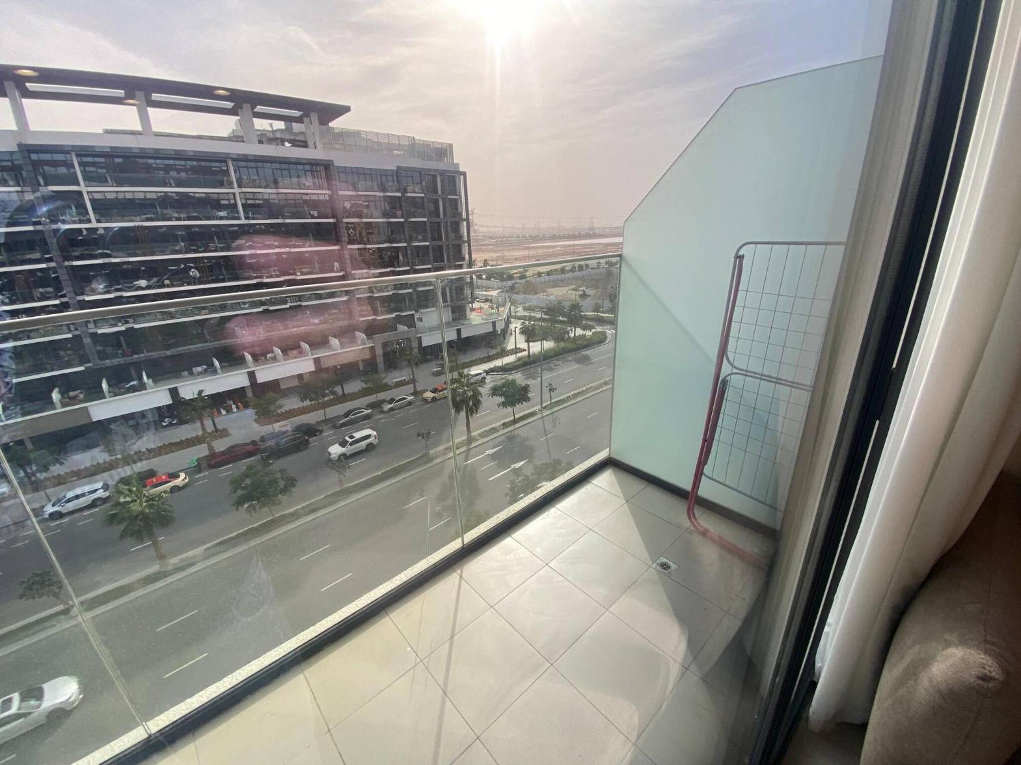 Large 1 Bedroom In Azizi Riviera 15 Apartment Dubai