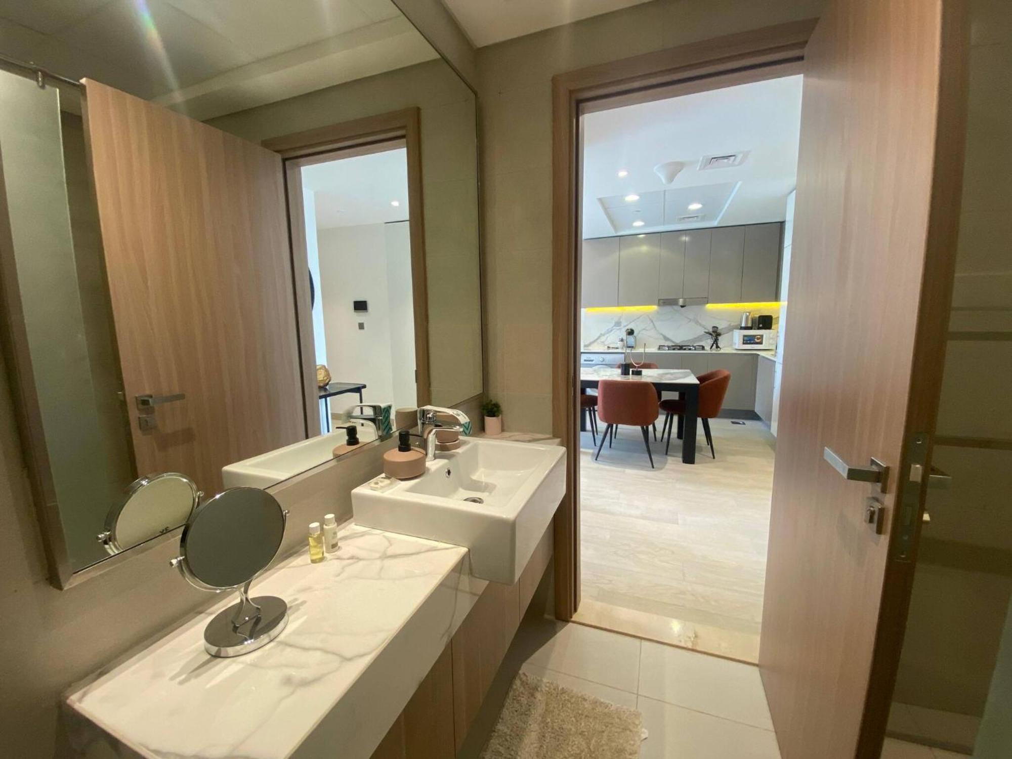 Large 1 Bedroom In Azizi Riviera 15